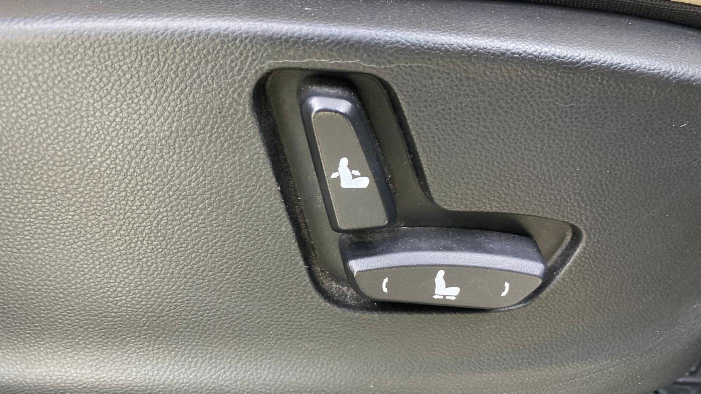 2024 MG HECTOR SAVVY PRO 1.5 TURBO CVT PETROL, Petrol, Automatic, 40,013 km, Driver Side Adjustment Panel