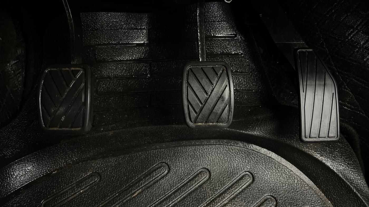 2022 Maruti S PRESSO VXI (O), Petrol, Manual, 27,839 km, Pedals