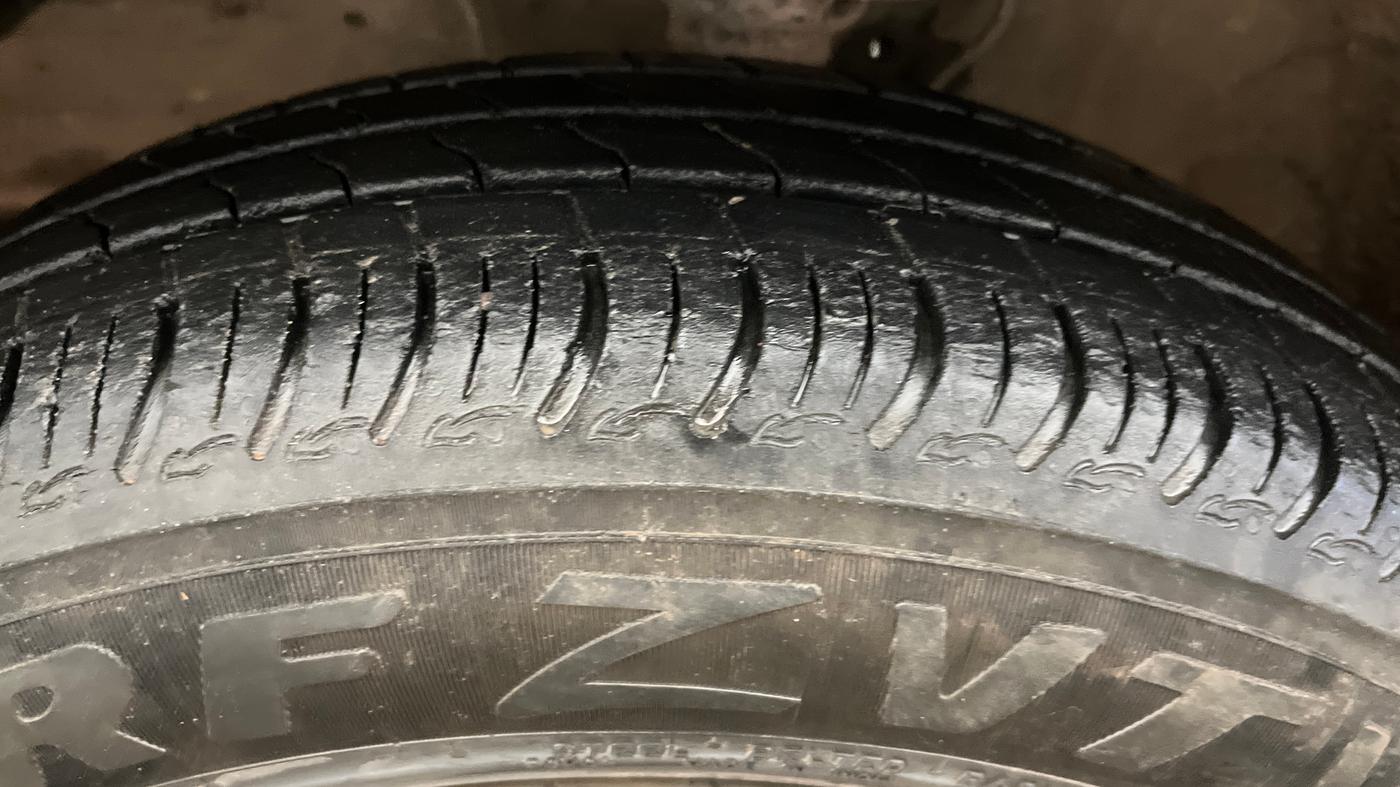 2022 Maruti S PRESSO VXI (O), Petrol, Manual, 27,839 km, Left Front Tyre Tread