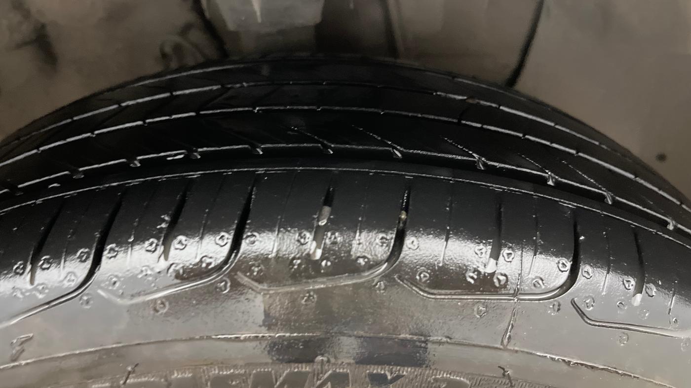 2016 Hyundai Elite i20 ASTA 1.2, Petrol, Manual, 1,17,440 km, Right Front Tyre Tread