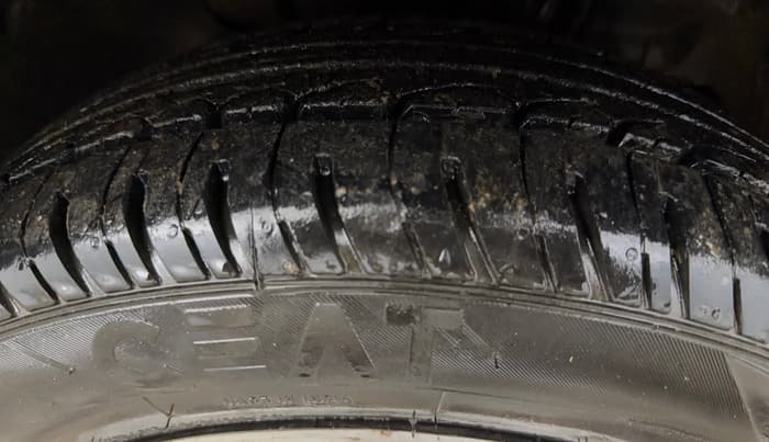 2017 Tata Tiago XZ PETROL, Petrol, Manual, 60,744 km, Right Front Tyre Tread