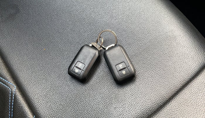 2018 Maruti Swift ZXI, Petrol, Manual, 34,215 km, Key Close Up