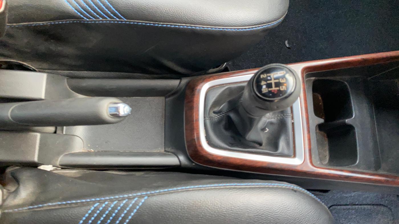 2018 Maruti Swift ZXI, Petrol, Manual, 34,215 km, Gear Lever