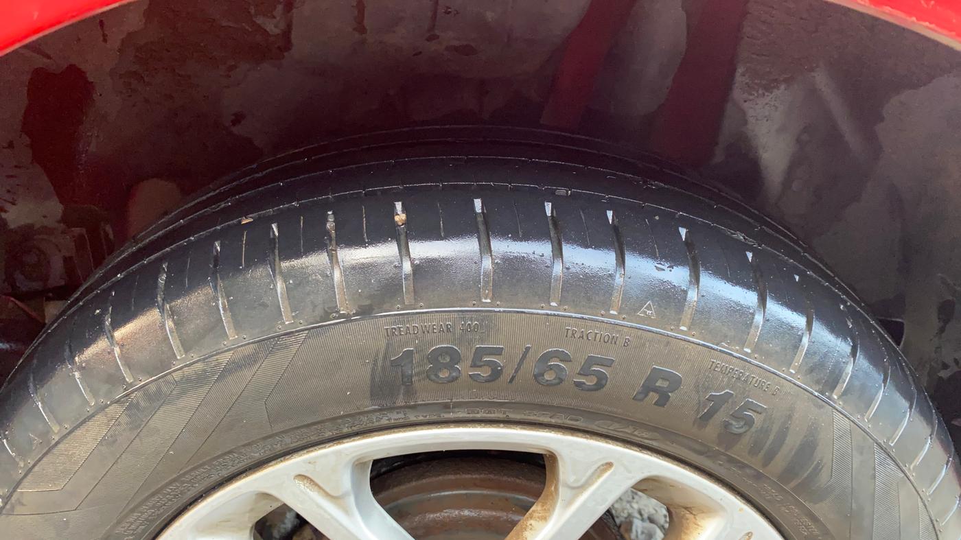 2018 Maruti Swift ZXI, Petrol, Manual, 34,215 km, Left Rear Tyre Tread