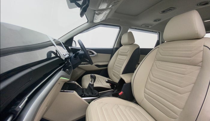 2022 KIA CARENS LUXURY PLUS 1.4 PETROL 7 STR, Petrol, Manual, 4,423 km, Right Side Front Door Cabin