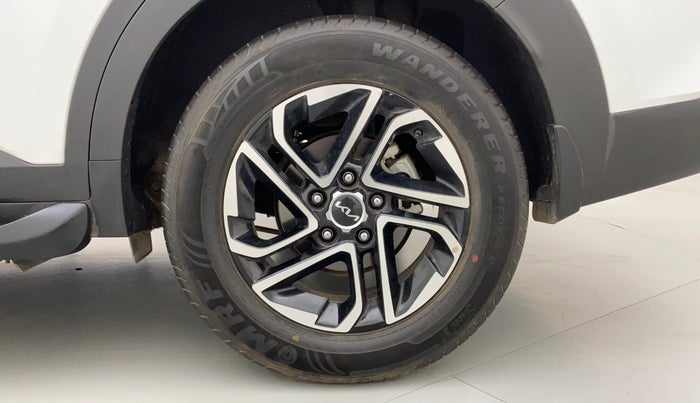 2022 KIA CARENS LUXURY PLUS 1.4 PETROL 7 STR, Petrol, Manual, 4,423 km, Left Rear Wheel