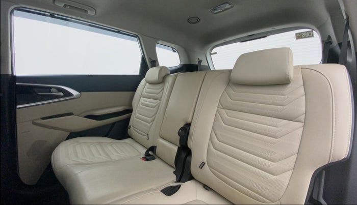 2022 KIA CARENS LUXURY PLUS 1.4 PETROL 7 STR, Petrol, Manual, 4,423 km, Right Side Rear Door Cabin