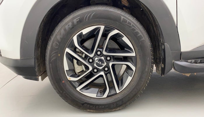 2022 KIA CARENS LUXURY PLUS 1.4 PETROL 7 STR, Petrol, Manual, 4,423 km, Left Front Wheel