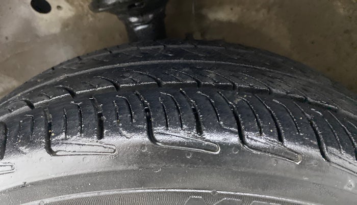 2015 Maruti Wagon R 1.0 VXI, CNG, Manual, 63,744 km, Left Front Tyre Tread