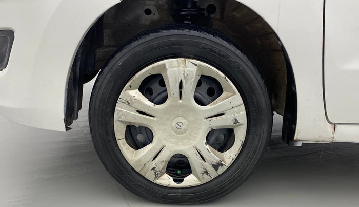 2015 Maruti Wagon R 1.0 VXI, CNG, Manual, 63,744 km, Left Front Wheel