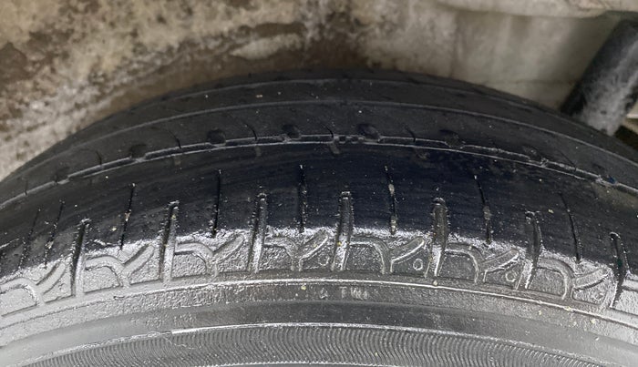2015 Maruti Wagon R 1.0 VXI, CNG, Manual, 63,744 km, Left Rear Tyre Tread