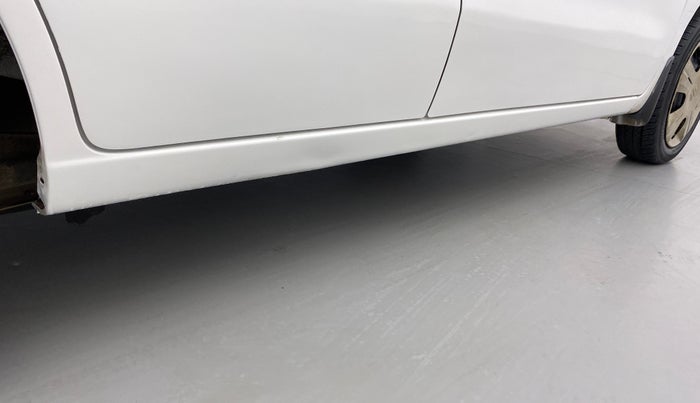 2015 Maruti Wagon R 1.0 VXI, CNG, Manual, 63,744 km, Right running board - Slightly dented