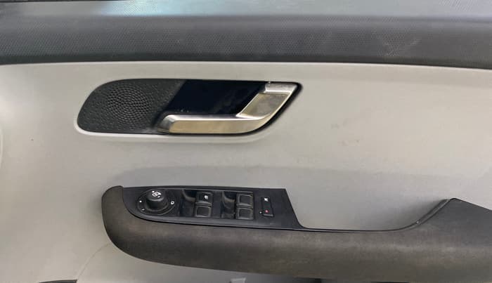 2020 Tata ALTROZ XZ PETROL, Petrol, Manual, 34,743 km, Driver Side Door Panels Control