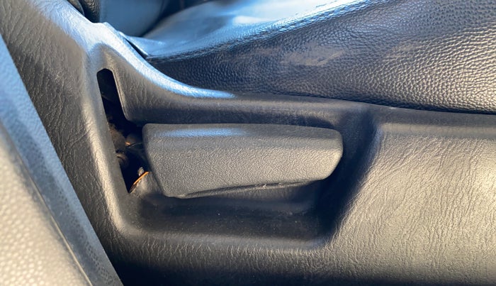 2022 Maruti Alto LXI OPT CNG, CNG, Manual, 1,33,541 km, Driver Side Adjustment Panel