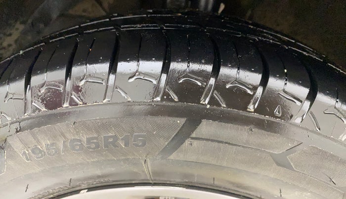 2019 Maruti Ertiga ZXI+ SHVS, Petrol, Manual, 1,02,931 km, Left Front Tyre Tread