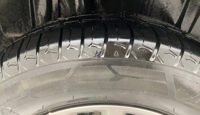 2019 Maruti Ertiga ZXI+ SHVS, Petrol, Manual, 1,02,931 km, Right Rear Tyre Tread