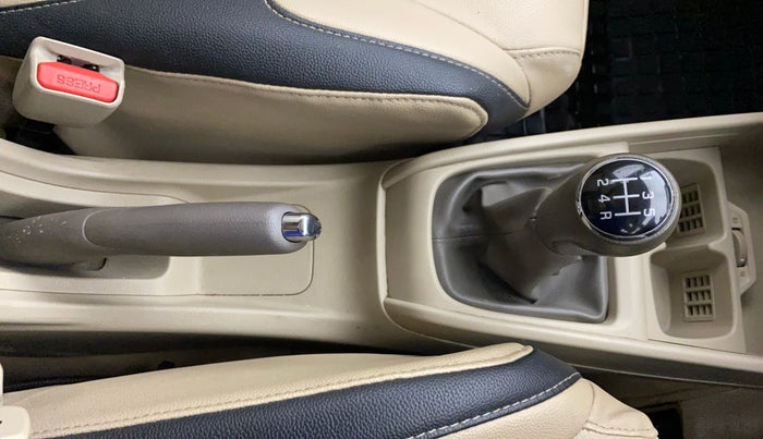 2019 Maruti Ertiga ZXI+ SHVS, Petrol, Manual, 1,02,931 km, Gear Lever