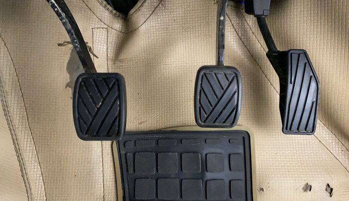 2019 Maruti Ertiga ZXI+ SHVS, Petrol, Manual, 1,02,931 km, Pedals