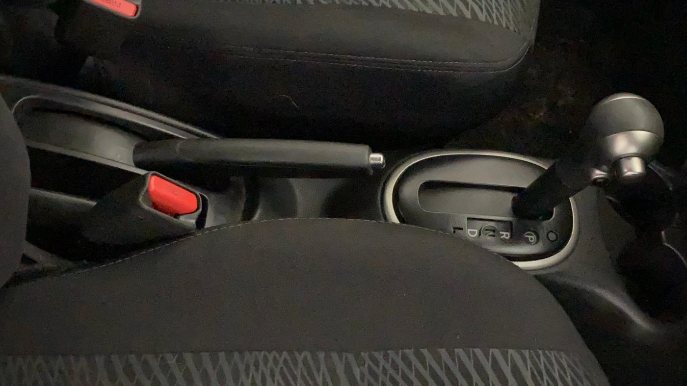 2018 Nissan Micra XV CVT, Petrol, Automatic, 26,254 km, Gear Lever