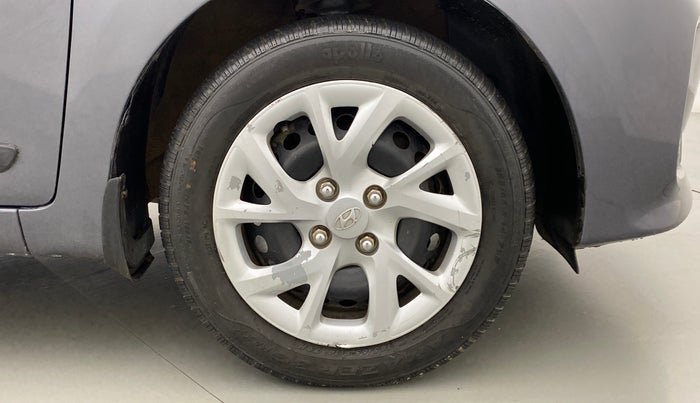 2018 Hyundai Grand i10 MAGNA AT 1.2 KAPPA VTVT, Petrol, Automatic, 38,454 km, Right Front Wheel