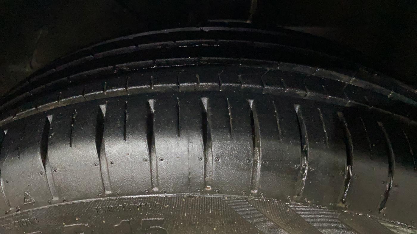 2018 Maruti Baleno DELTA DIESEL 1.3, Diesel, Manual, 86,489 km, Left Front Tyre Tread