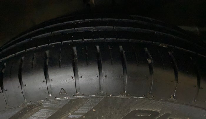 2018 Maruti Baleno DELTA DIESEL 1.3, Diesel, Manual, 86,468 km, Right Front Tyre Tread