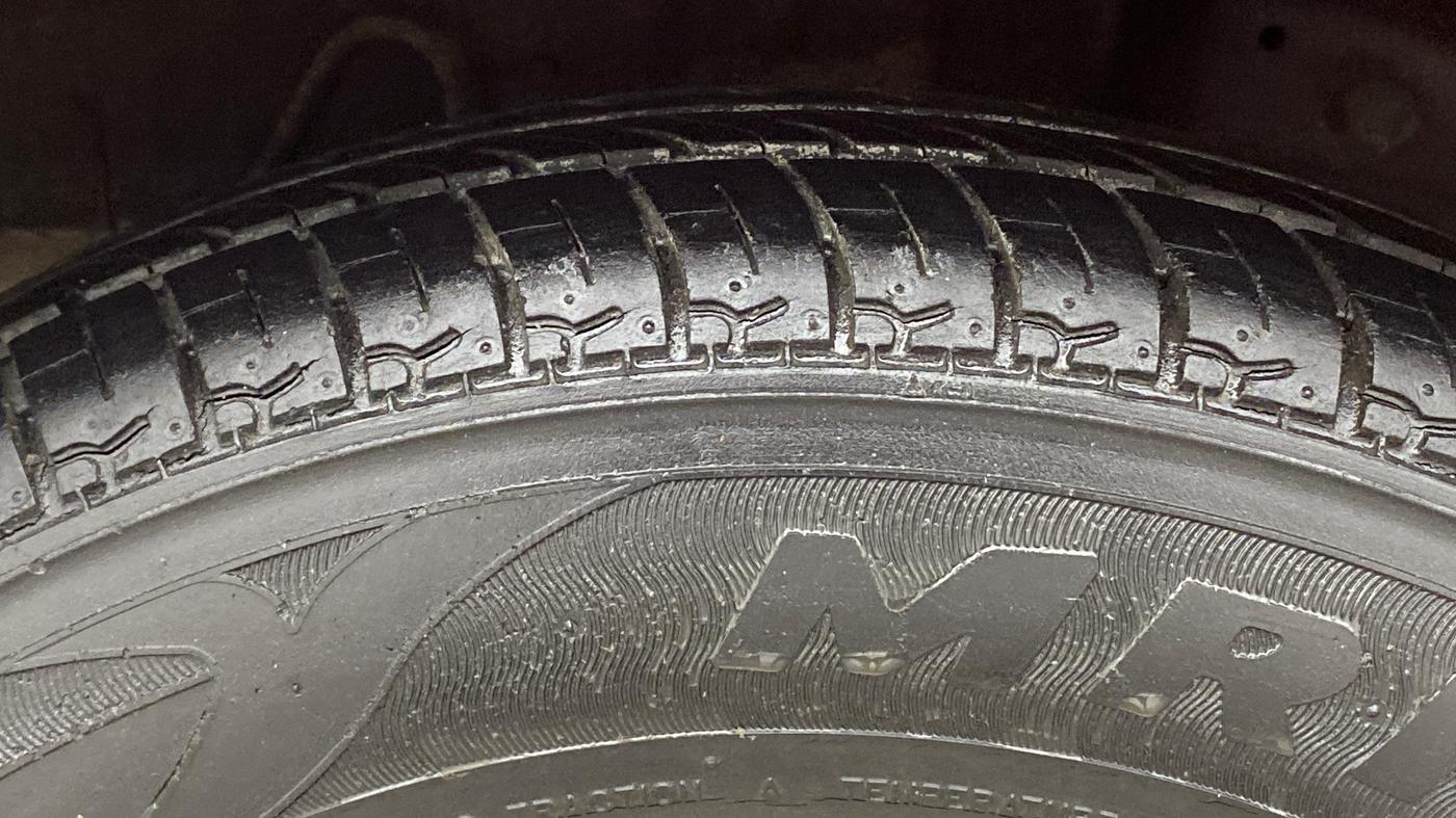 2015 Hyundai Eon D-LITE+, Petrol, Manual, 16,198 km, Right Rear Tyre Tread