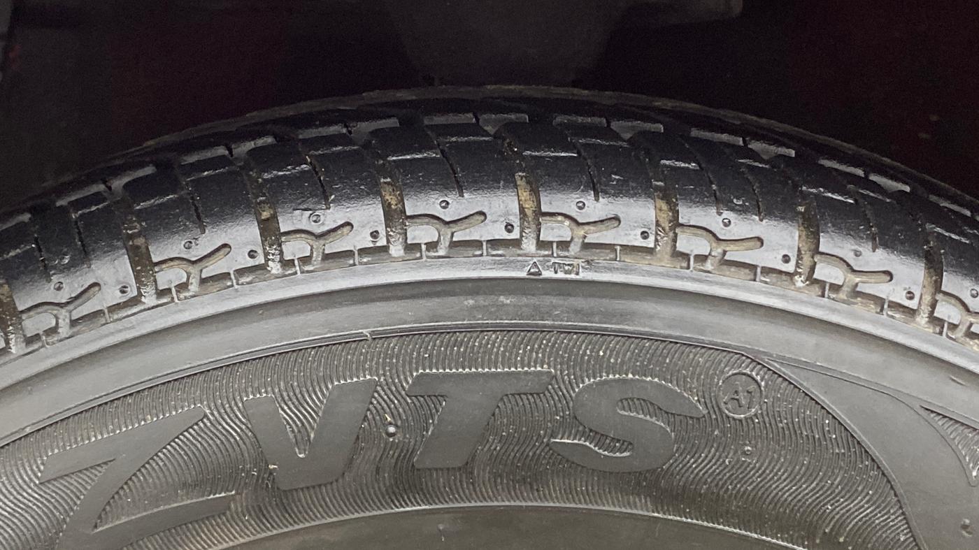 2015 Hyundai Eon D-LITE+, Petrol, Manual, 16,198 km, Left Front Tyre Tread