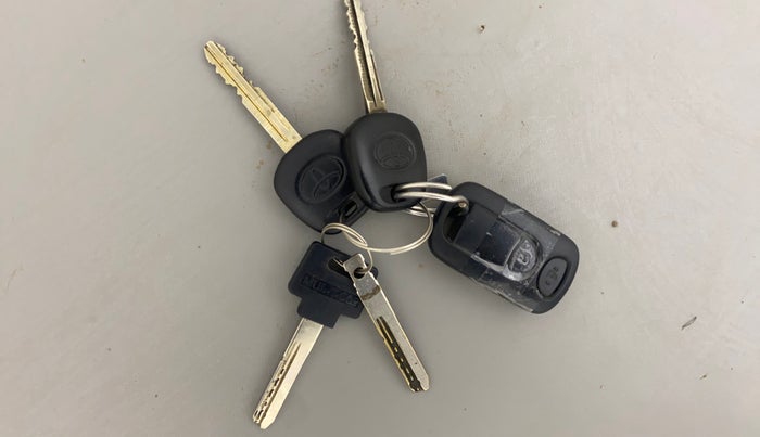 2013 Toyota Etios Liva V, Petrol, Manual, 98,845 km, Key Close Up