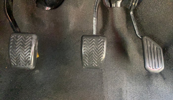 2013 Toyota Etios Liva V, Petrol, Manual, 98,845 km, Pedals