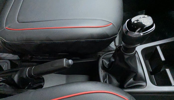 2021 Renault Kwid 1.0 RXT Opt, Petrol, Manual, 5,478 km, Gear Lever