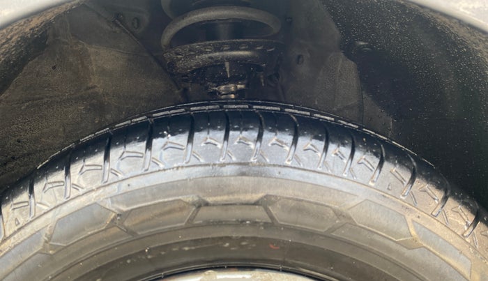 2017 Hyundai Elite i20 SPORTZ 1.2, Petrol, Manual, 83,911 km, Right Front Tyre Tread