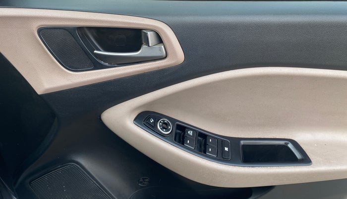 2017 Hyundai Elite i20 SPORTZ 1.2, Petrol, Manual, 83,911 km, Driver Side Door Panels Control