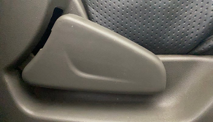 2017 Datsun Redi Go T (O), Petrol, Manual, 1,24,743 km, Driver Side Adjustment Panel
