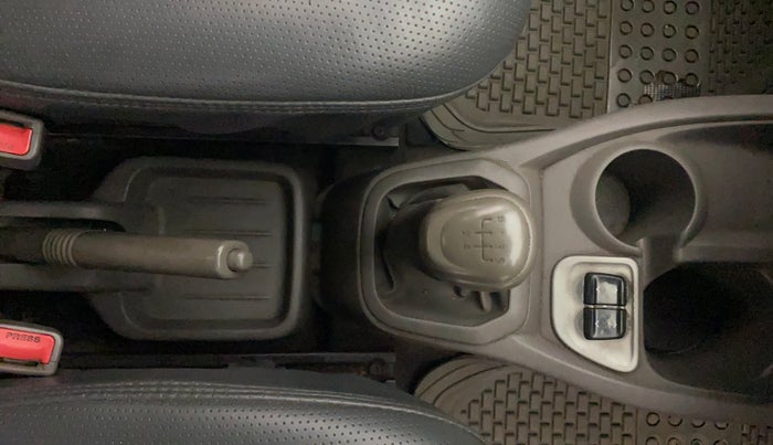 2017 Datsun Redi Go T (O), Petrol, Manual, 1,24,743 km, Gear Lever