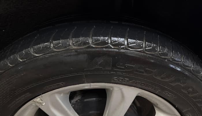 2018 Ford Ecosport TITANIUM 1.5L PETROL, CNG, Manual, 1,02,407 km, Left Rear Tyre Tread