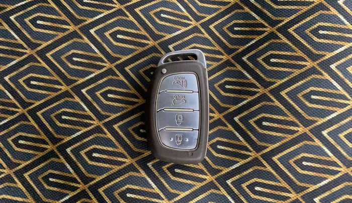 2020 Hyundai NEW I20 Asta 1.0 GDI Turbo IMT, Petrol, Manual, 52,422 km, Key Close Up