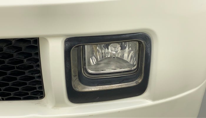 2018 Mahindra TUV300 T10 MT, Diesel, Manual, 96,527 km, Left fog light - Not working
