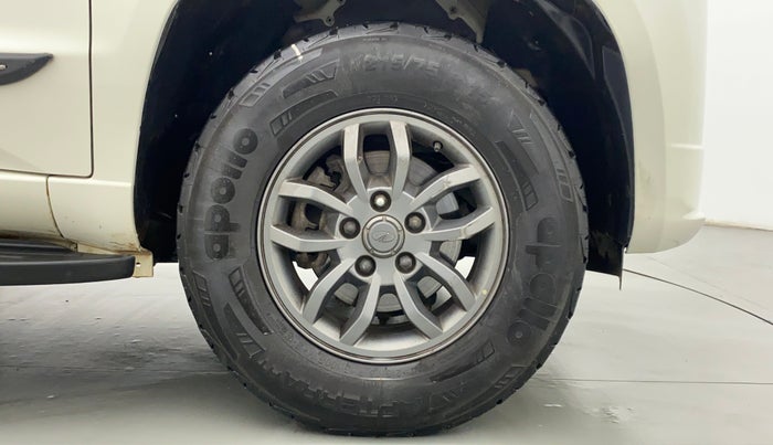 2018 Mahindra TUV300 T10 MT, Diesel, Manual, 96,527 km, Right Front Wheel