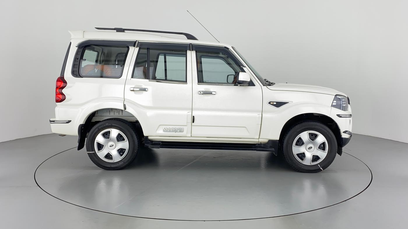 2018 Mahindra Scorpio S7 120 BHP 2WD, Diesel, Manual, 23,122 km, Right Side