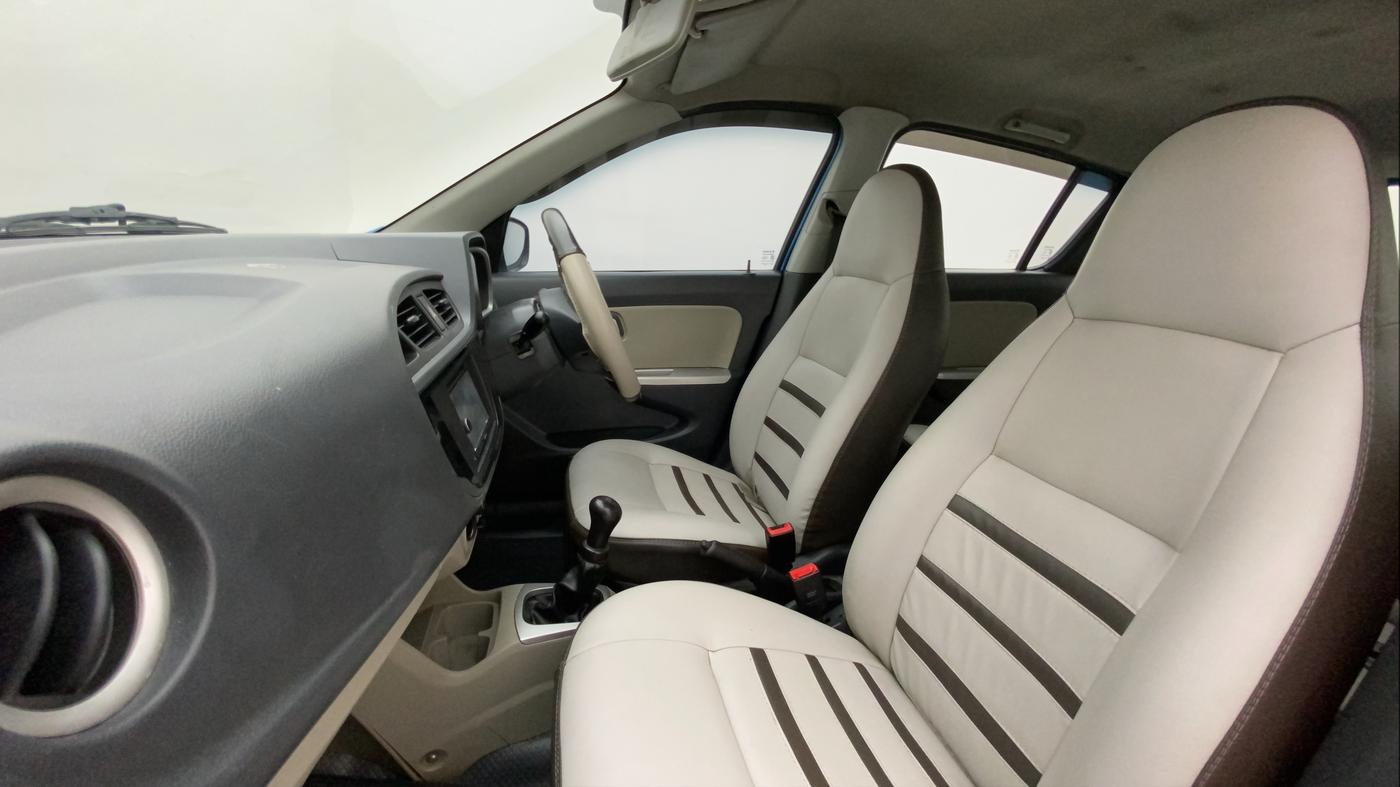 2017 Maruti Alto K10 VXI (O), Petrol, Manual, 1,06,863 km, Right Side Front Door Cabin