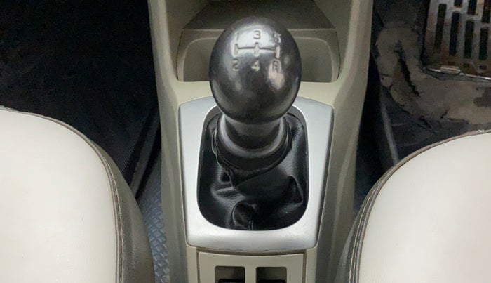 2017 Maruti Alto K10 VXI (O), Petrol, Manual, 1,06,863 km, Gear lever - Boot Cover minor damage