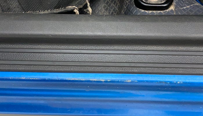 2017 Maruti Alto K10 VXI (O), Petrol, Manual, 1,06,863 km, Left running board - Minor scratches
