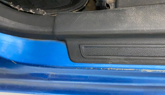 2017 Maruti Alto K10 VXI (O), Petrol, Manual, 1,06,863 km, Left running board - Slight discoloration
