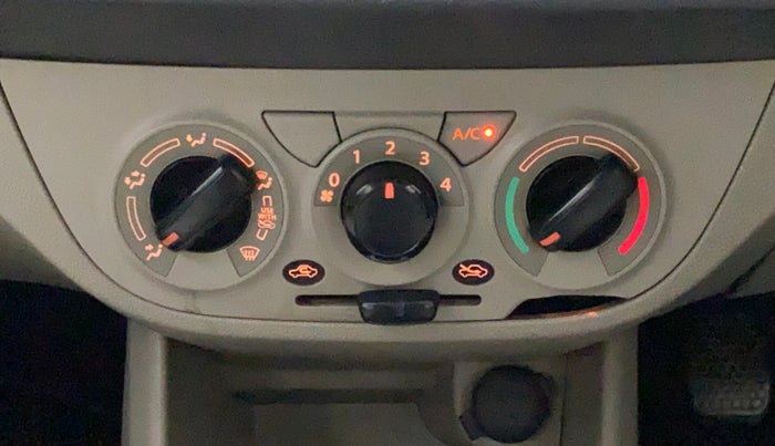 2017 Maruti Alto K10 VXI (O), Petrol, Manual, 1,06,863 km, AC Unit - Directional switch has minor damage