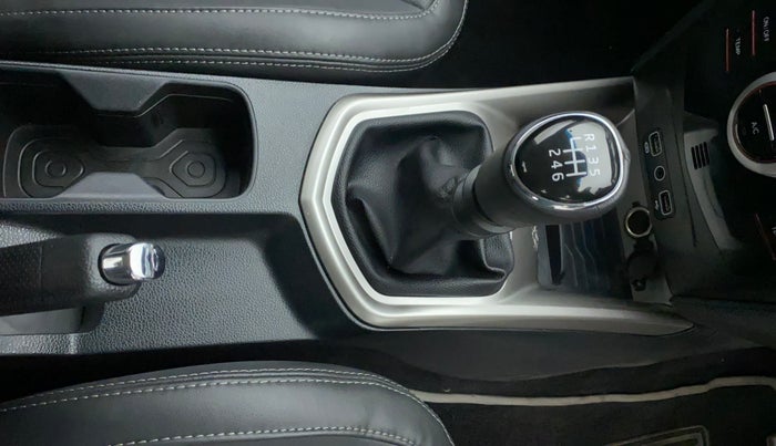 2022 Mahindra XUV300 W8 (O) 1.2 PETROL, Petrol, Manual, 2,398 km, Gear Lever