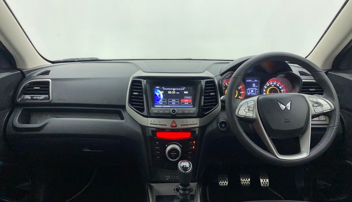 2022 Mahindra XUV300 W8 (O) 1.2 PETROL, Petrol, Manual, 2,398 km, Dashboard