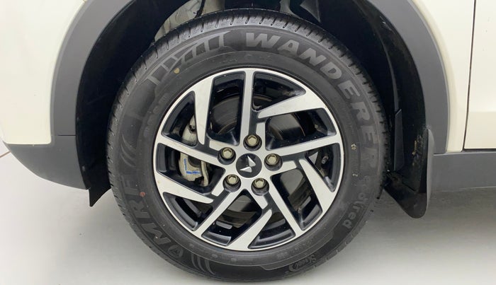 2022 Mahindra XUV300 W8 (O) 1.2 PETROL, Petrol, Manual, 2,398 km, Left Front Wheel