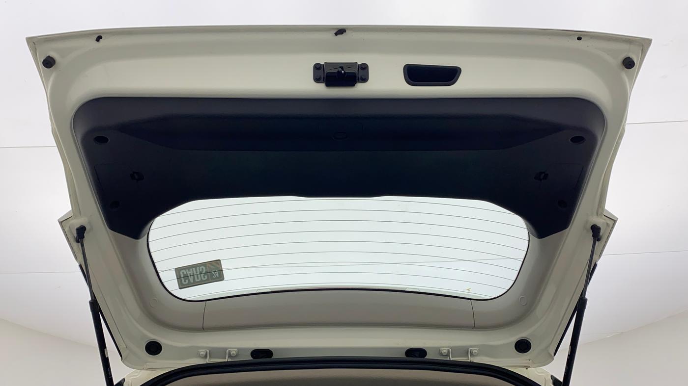 2022 Mahindra XUV300 W8 (O) 1.2 PETROL, Petrol, Manual, 2,398 km, Boot Door Open