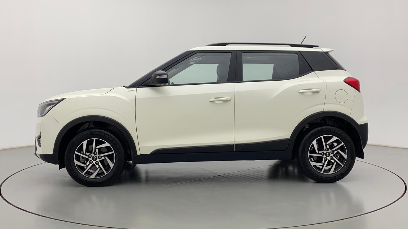 2022 Mahindra XUV300 W8 (O) 1.2 PETROL, Petrol, Manual, 2,398 km, Left Side